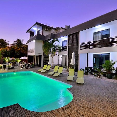 West Palm Inn Flic en Flac Ngoại thất bức ảnh