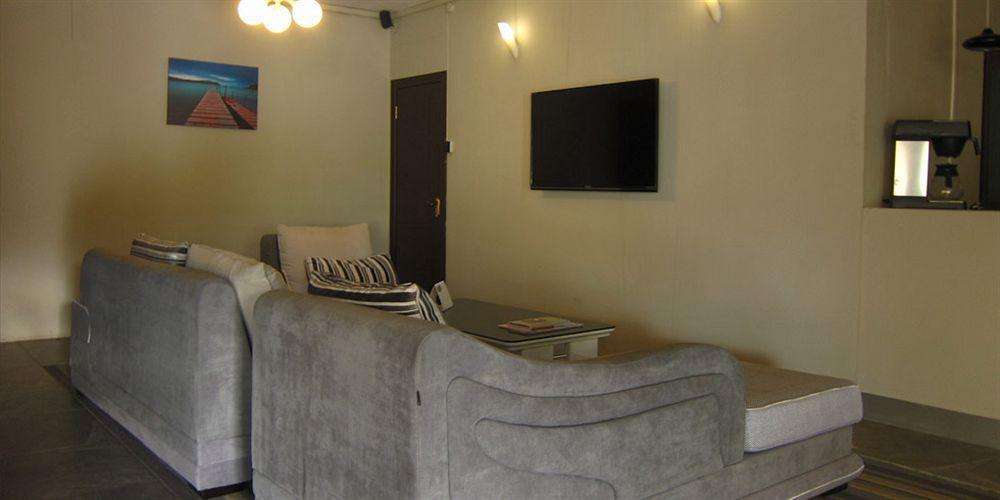 West Palm Inn Flic en Flac Ngoại thất bức ảnh