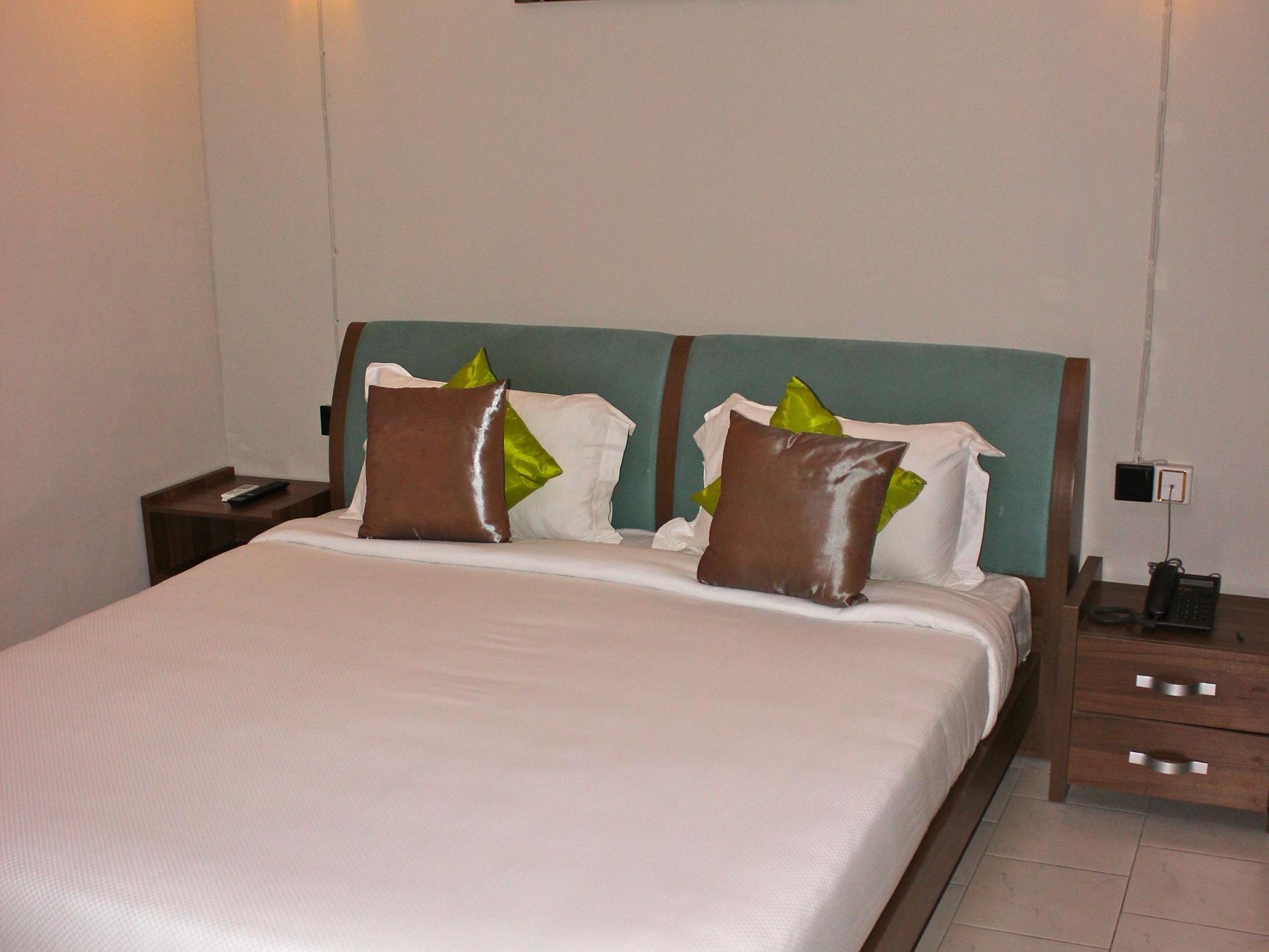 West Palm Inn Flic en Flac Ngoại thất bức ảnh
