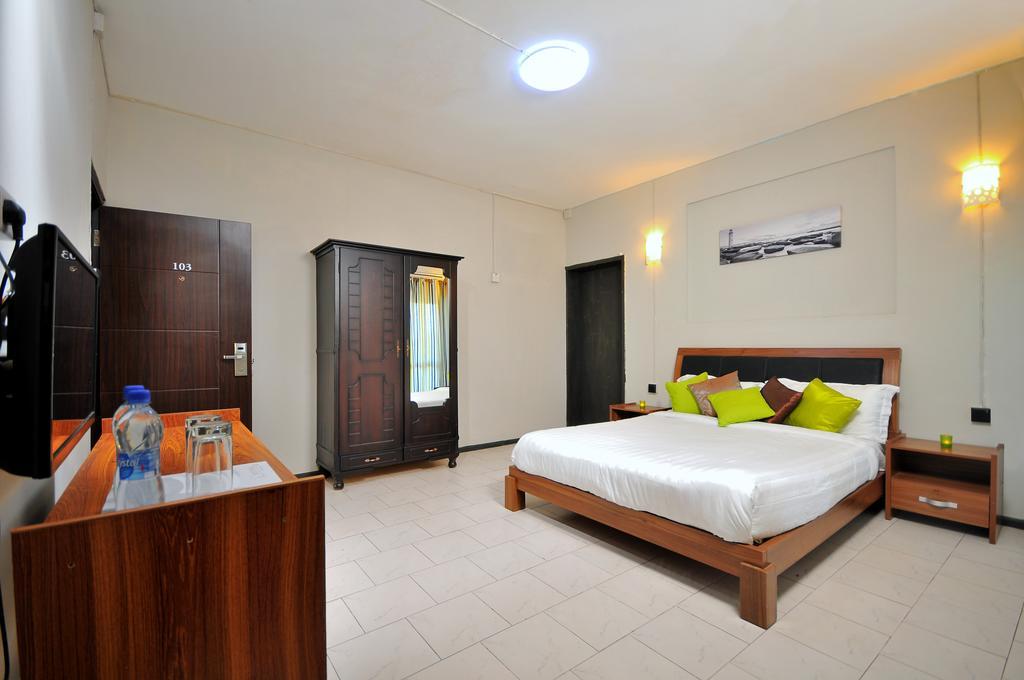 West Palm Inn Flic en Flac Ngoại thất bức ảnh