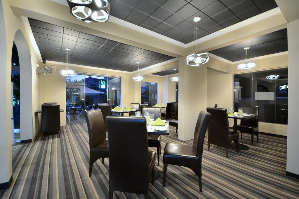 West Palm Inn Flic en Flac Ngoại thất bức ảnh