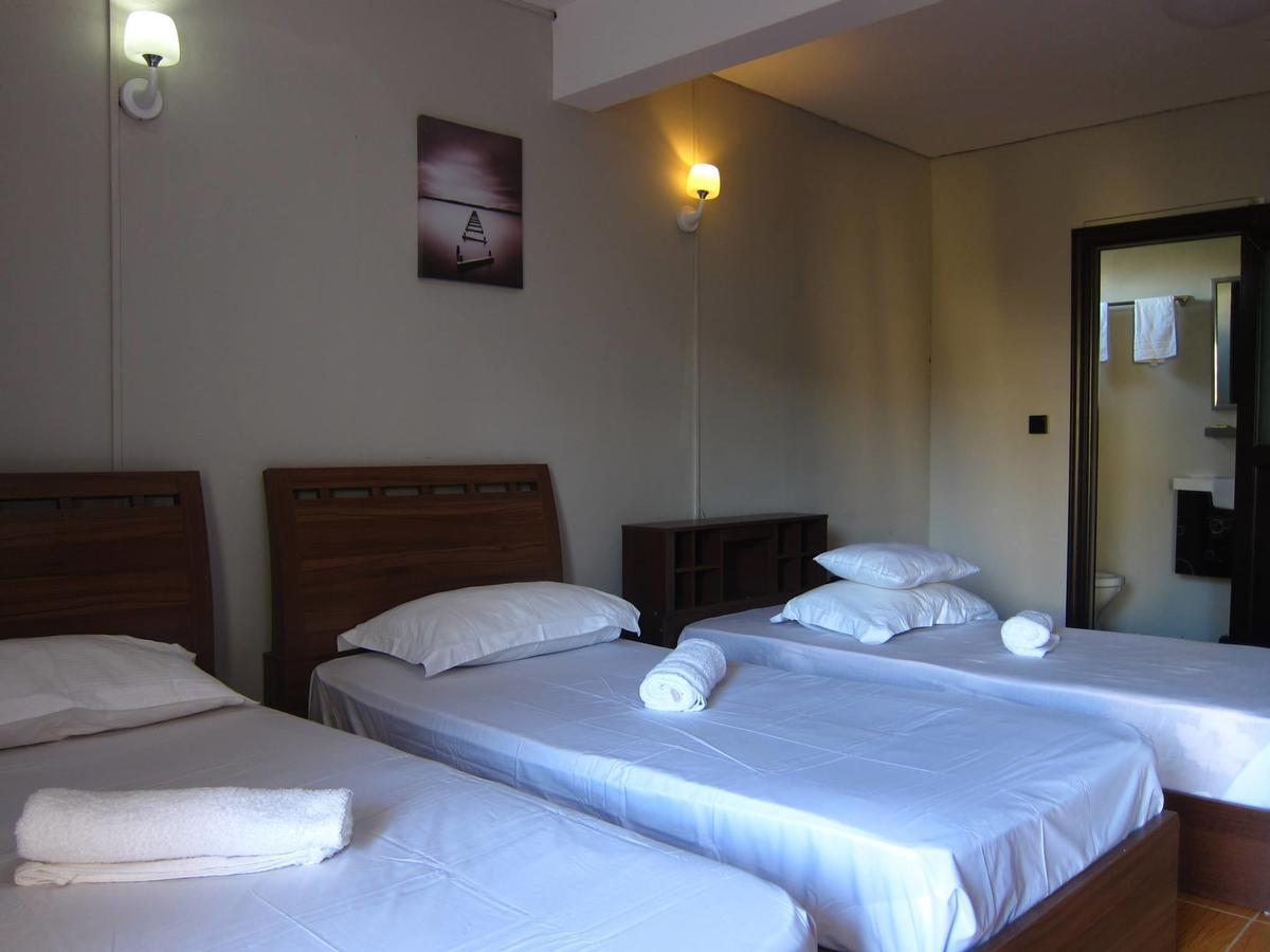 West Palm Inn Flic en Flac Ngoại thất bức ảnh