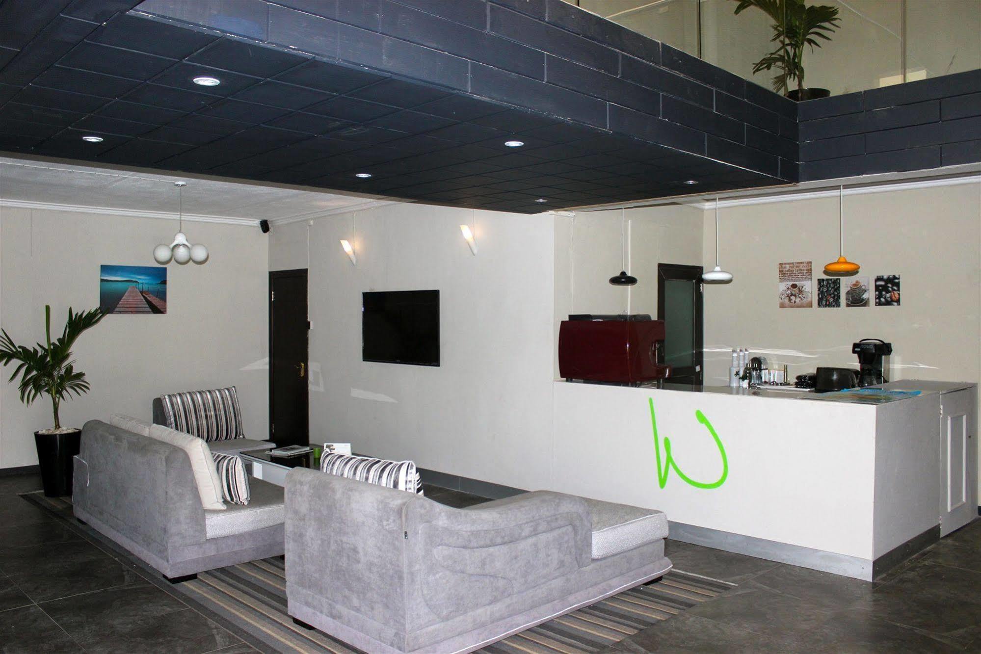 West Palm Inn Flic en Flac Ngoại thất bức ảnh