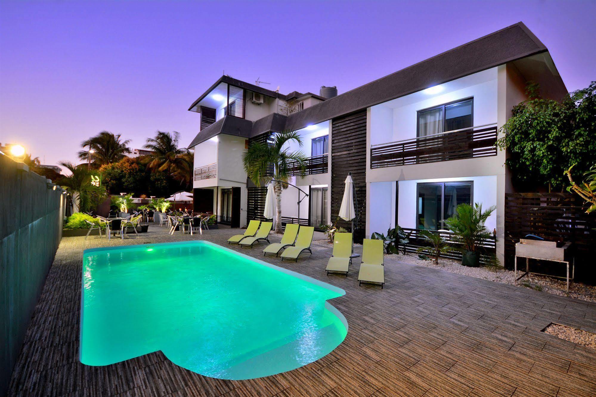 West Palm Inn Flic en Flac Ngoại thất bức ảnh